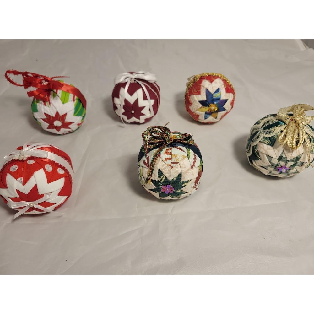 HANDMADE FABRIC FOLDED Quilted HOLIDAY RIBBON CHRISTMAS ORNAMENT BALL Set of 6